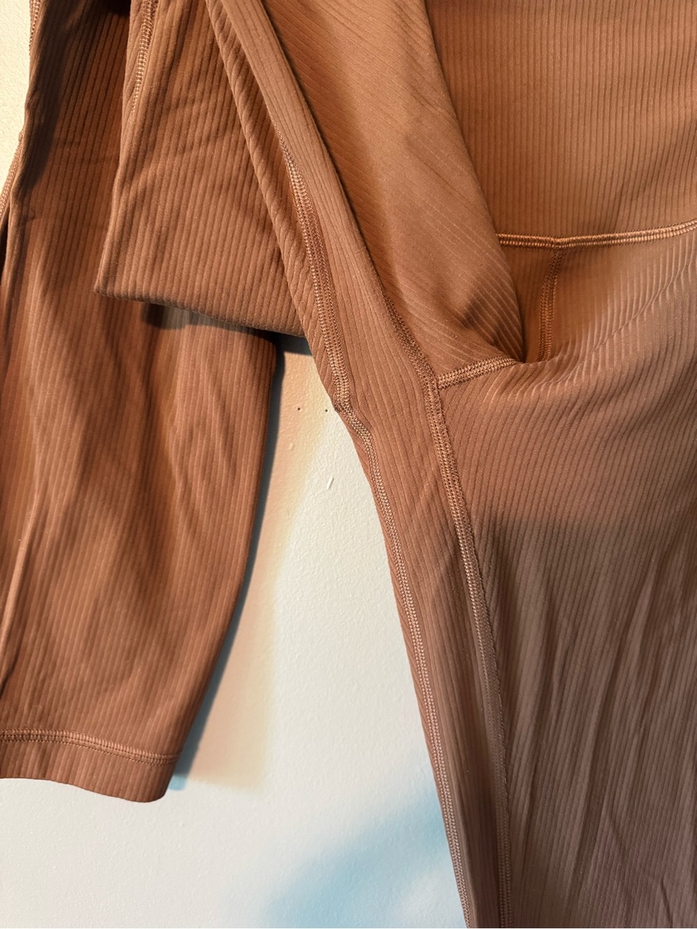 Lululemon Align Ribbed High-Rise Pant 25"
Java - Picture 7 of 9